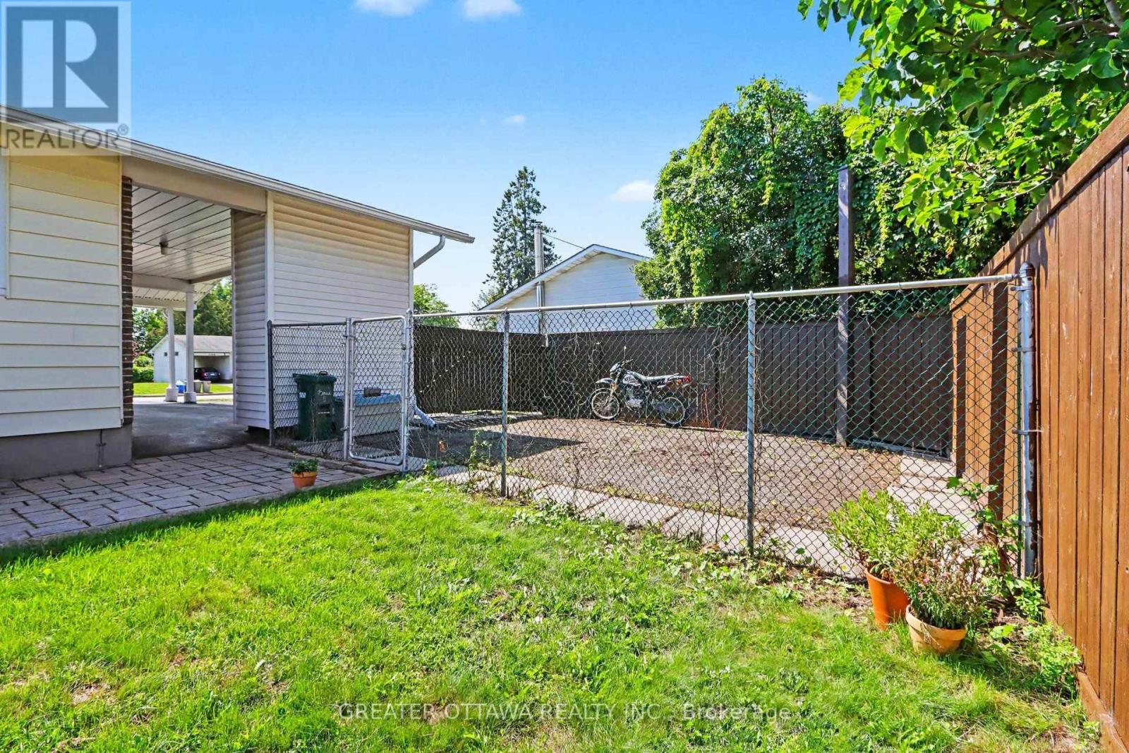 139 ABBEYHILL DRIVE - 17