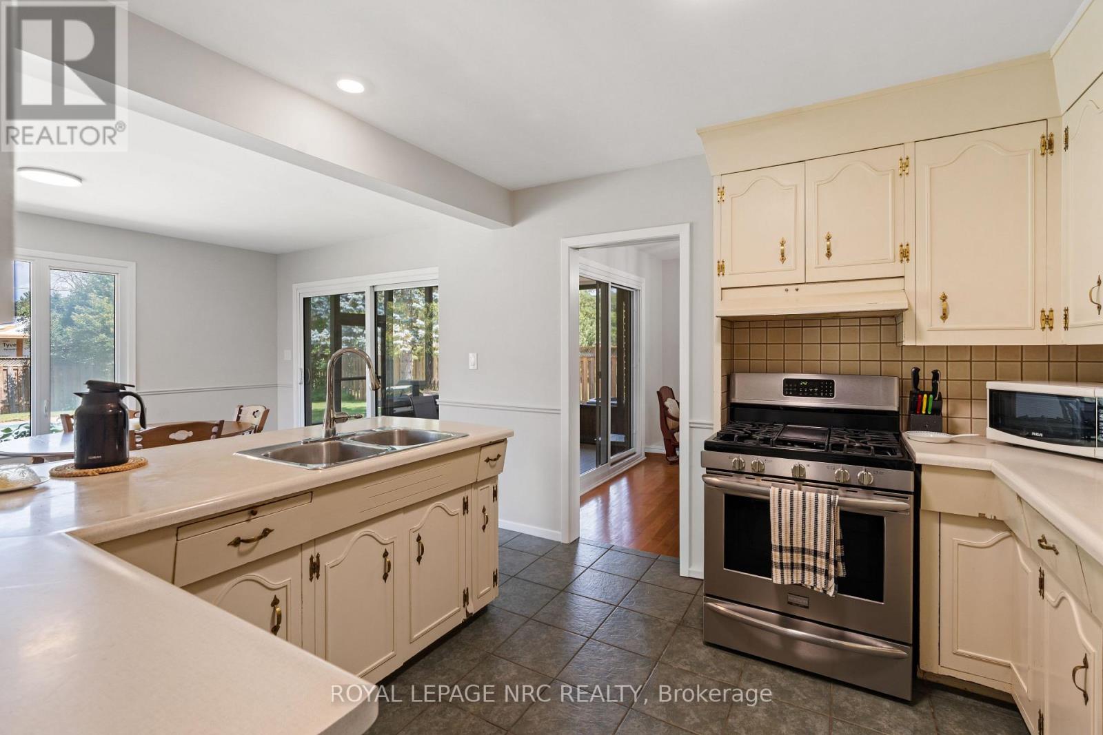 245 RIVERVIEW BOULEVARD - 15