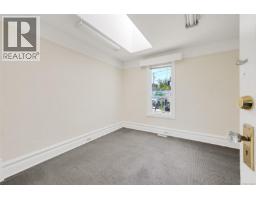 418 Alpha Terr, Victoria, BC V8Z1B6 Photo 10