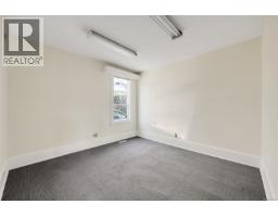 418 Alpha Terr, Victoria, BC V8Z1B6 Photo 9