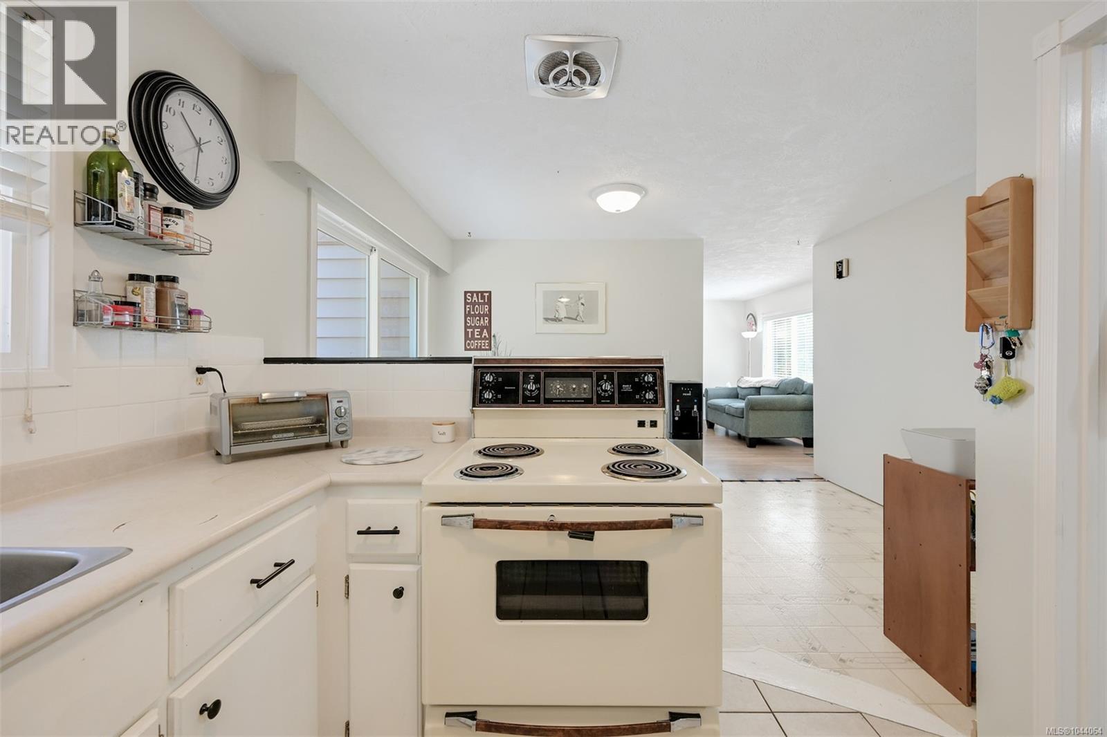 #111 2860 Sooke Lake Rd - 9