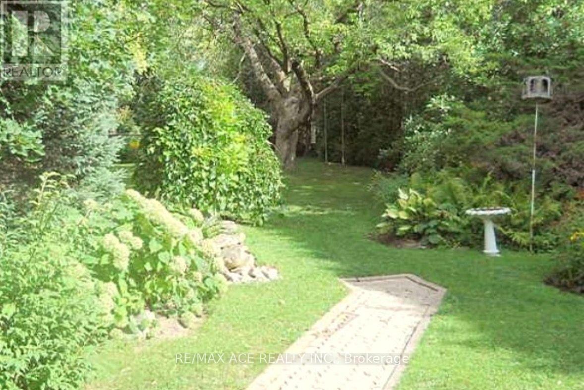1470 FINCH AVENUE - 5