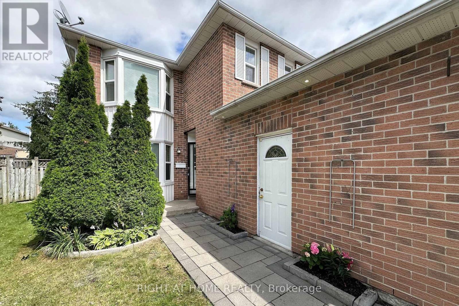 865 ATTERSLEY DRIVE - 29