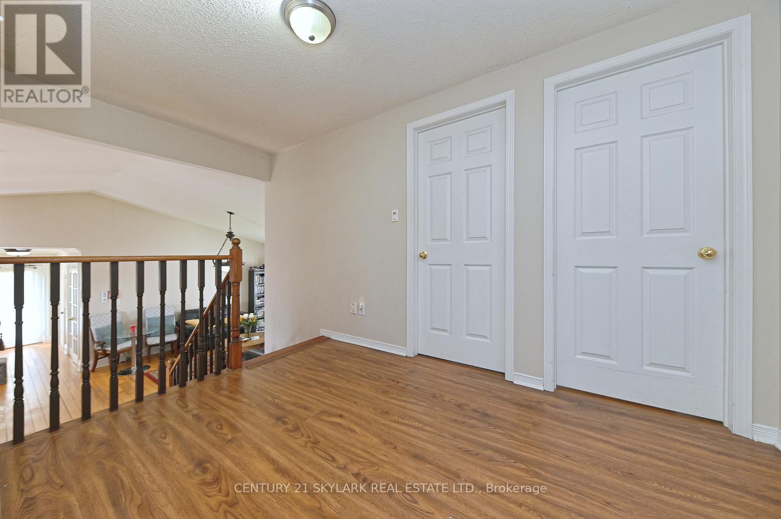 1922 DALHOUSIE CRESCENT - 18