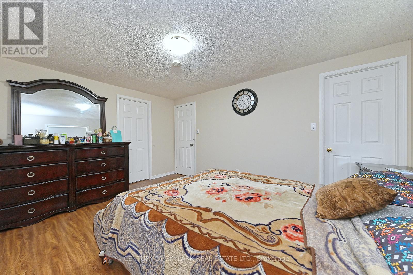 1922 DALHOUSIE CRESCENT - 24