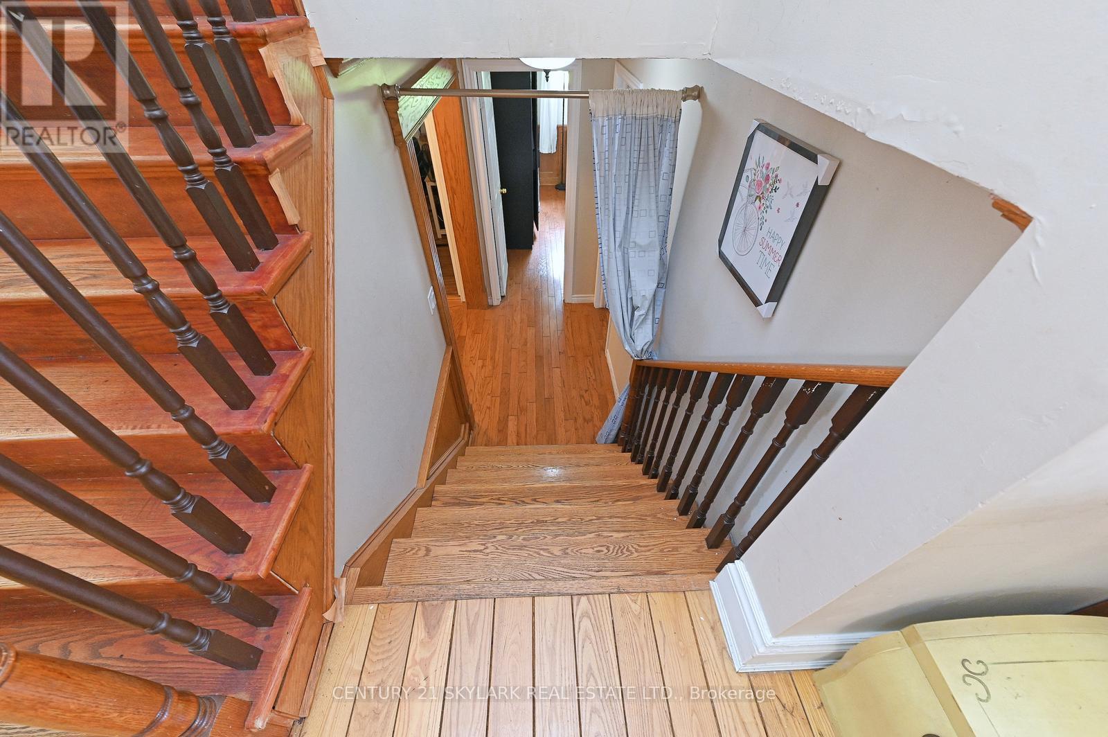 1922 DALHOUSIE CRESCENT - 27