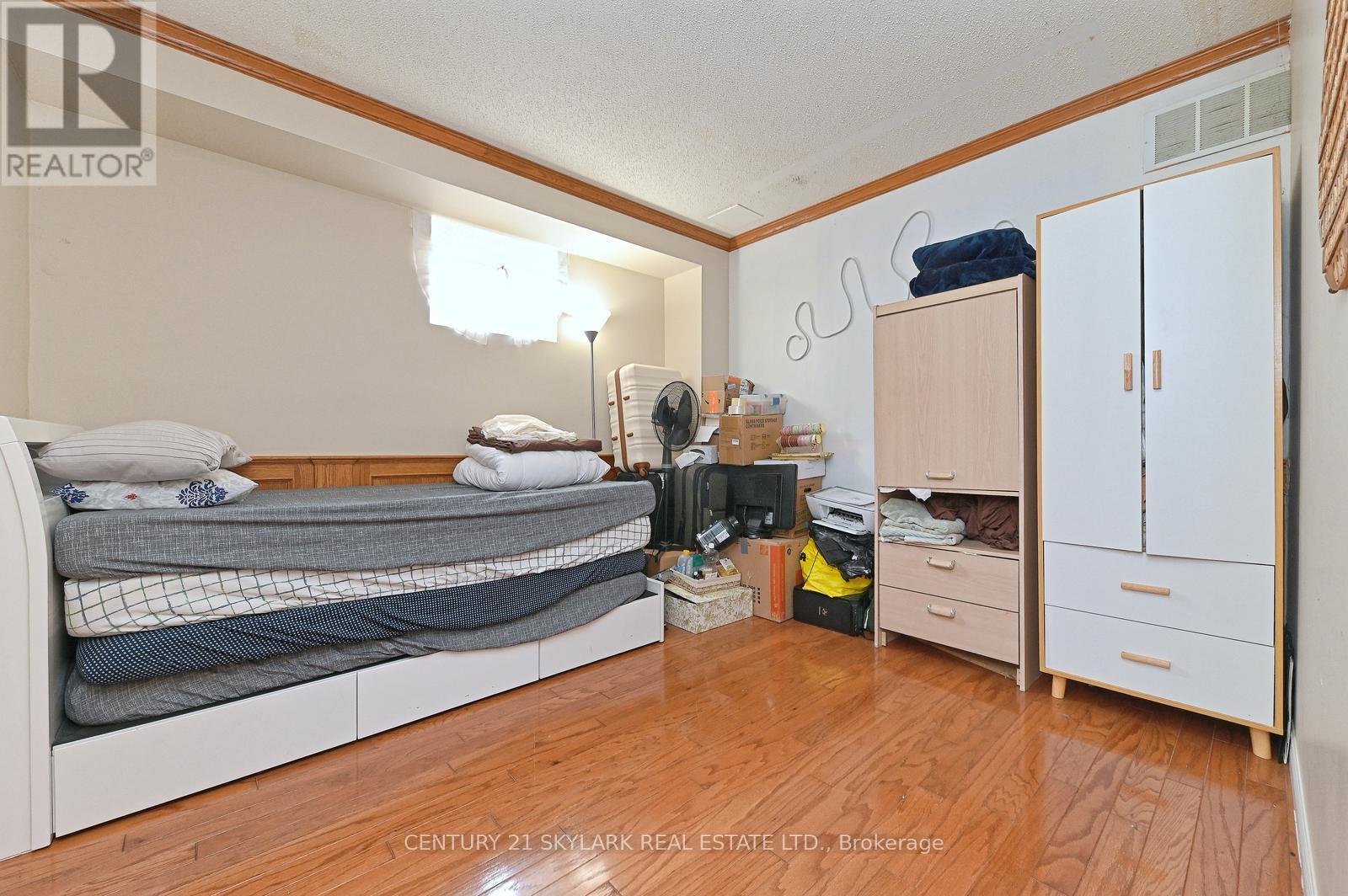 1922 DALHOUSIE CRESCENT - 36