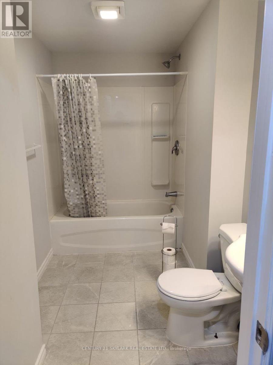 1922 DALHOUSIE CRESCENT - 44