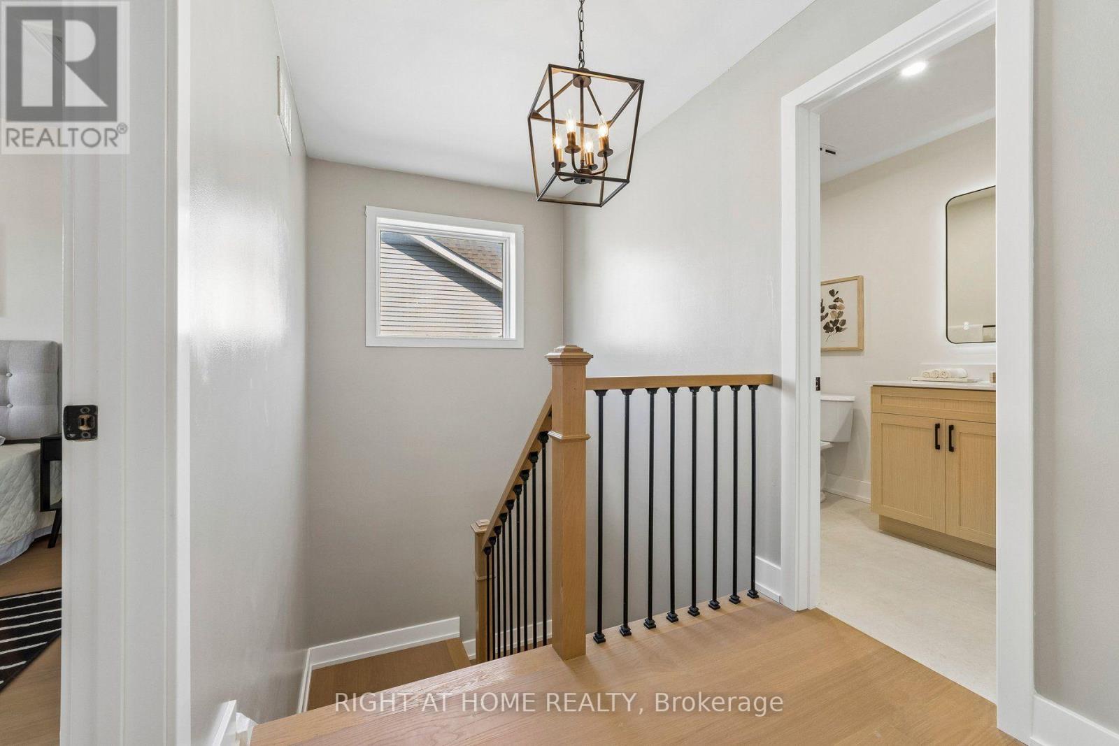 16 IAN FLEMING CRESCENT - 25