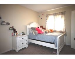 18222 58b Avenue, Surrey, BC V3S5V9 Photo 11