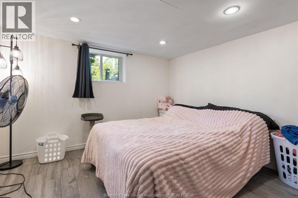 290 THOMPSON - Image 23