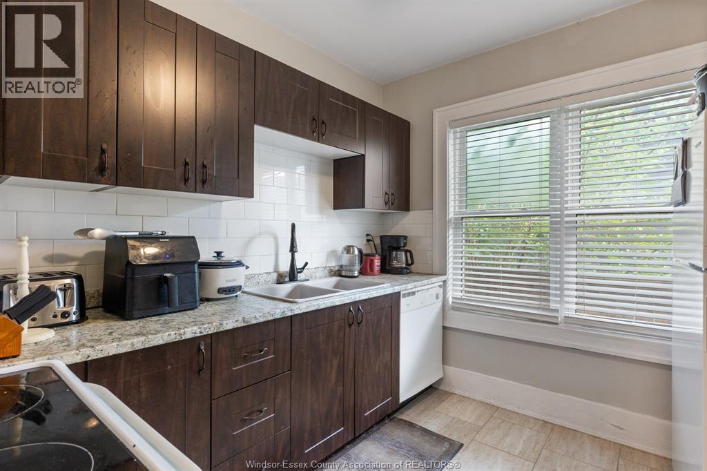 290 THOMPSON - Image 8