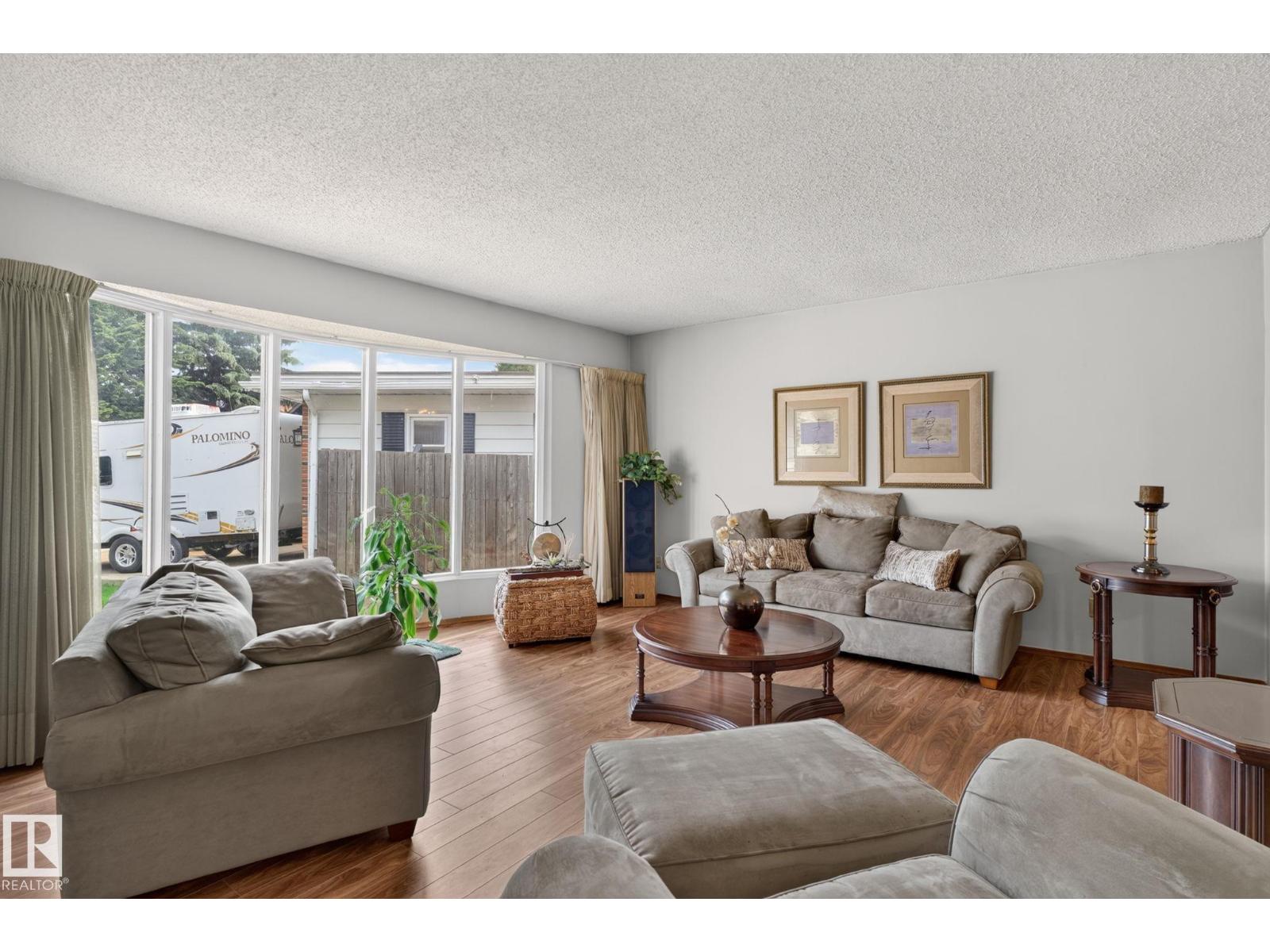 17206 111A ST NW - 17
