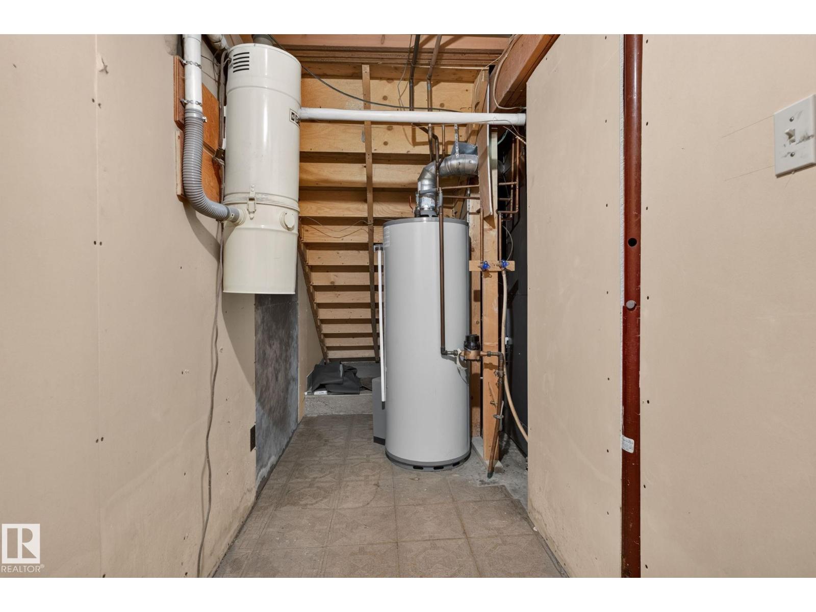 17206 111A ST NW - 56