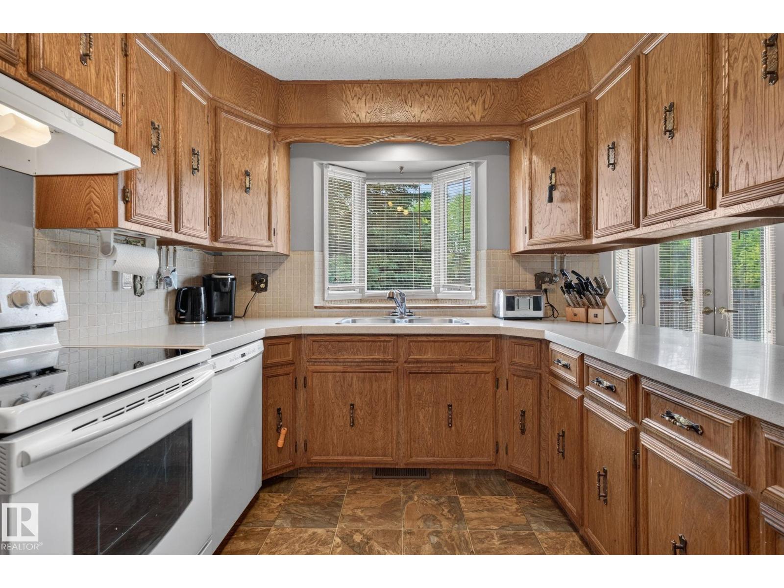 17206 111A ST NW - 12