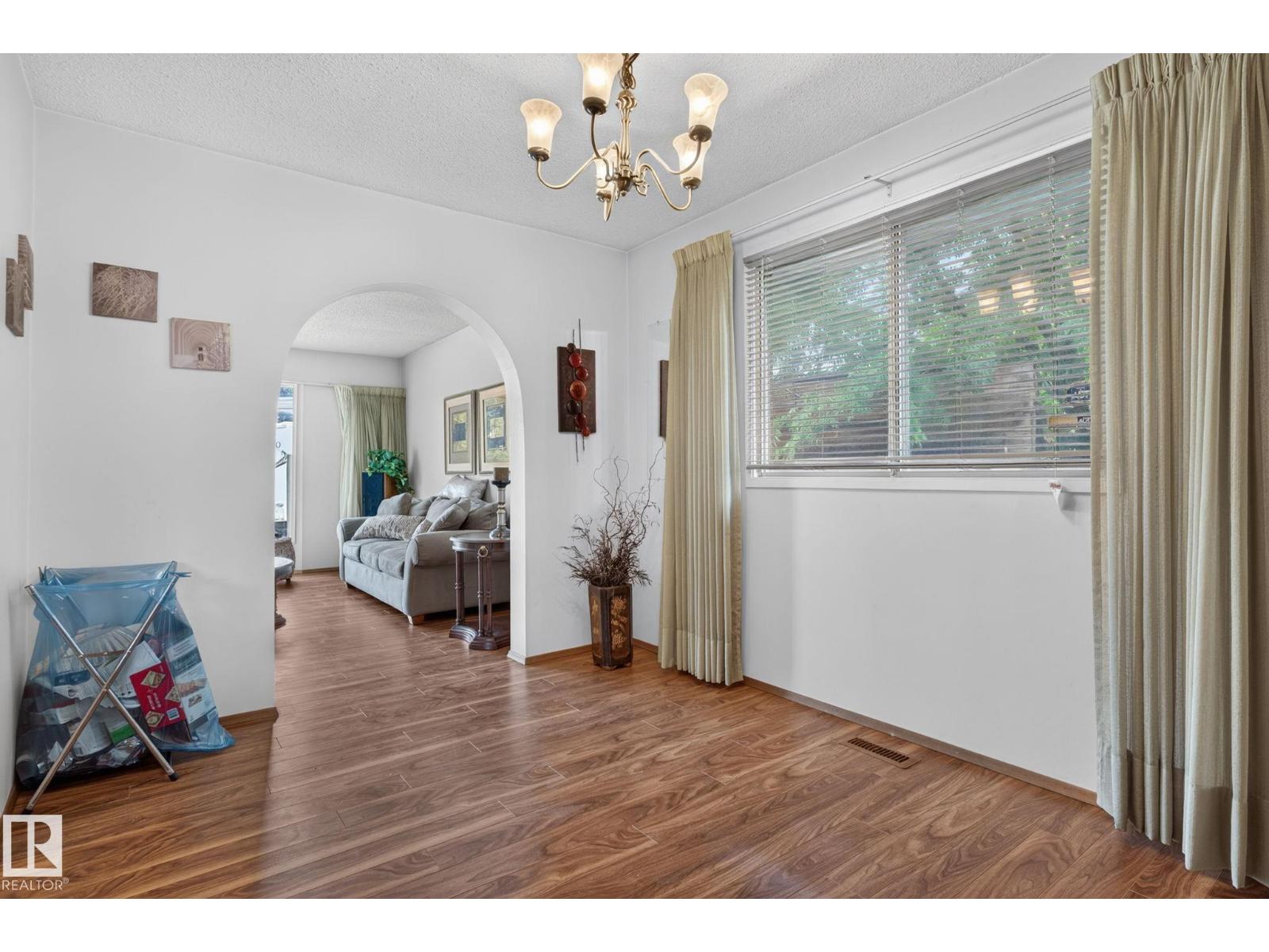 17206 111A ST NW - 21