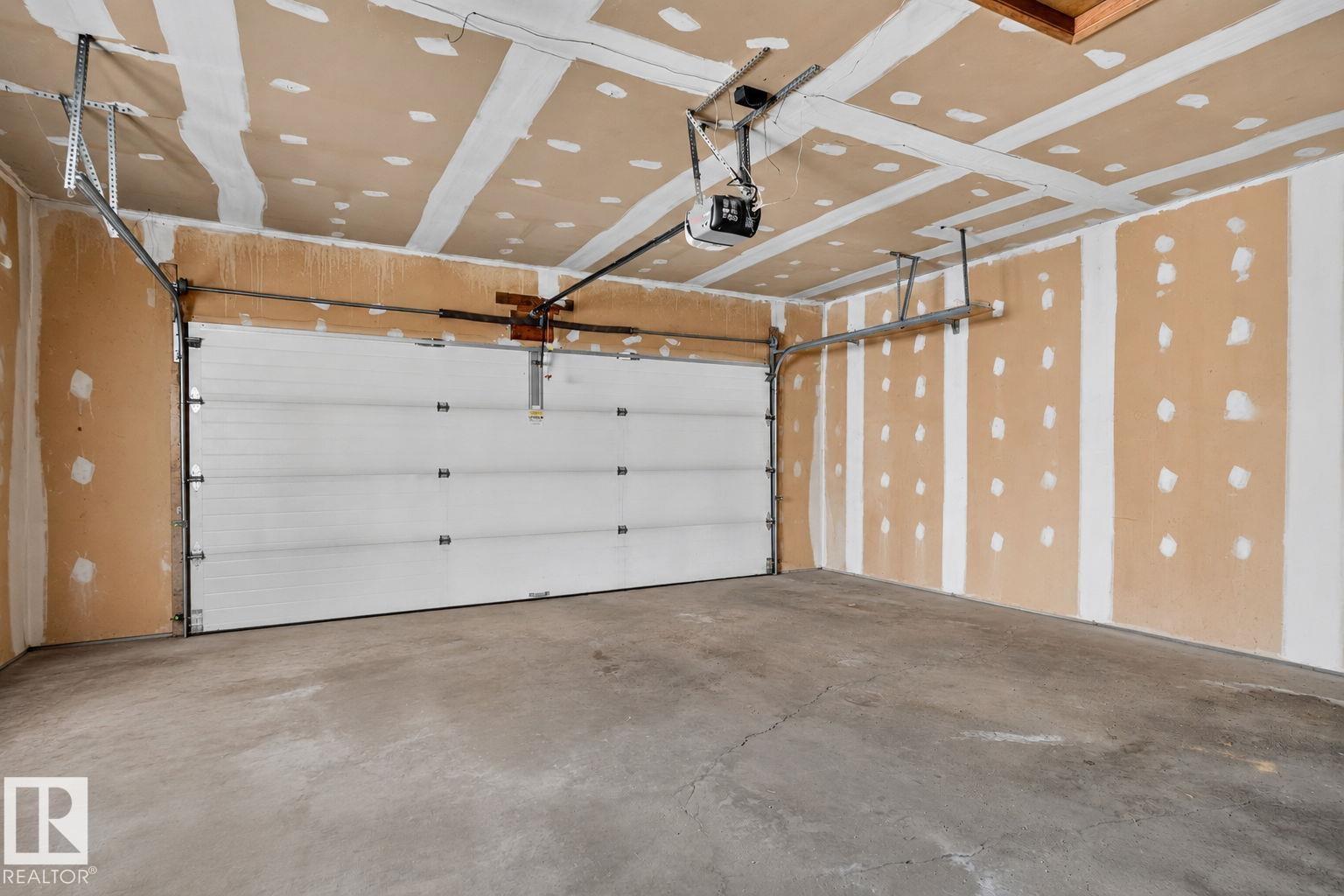 17206 111A ST NW - 63