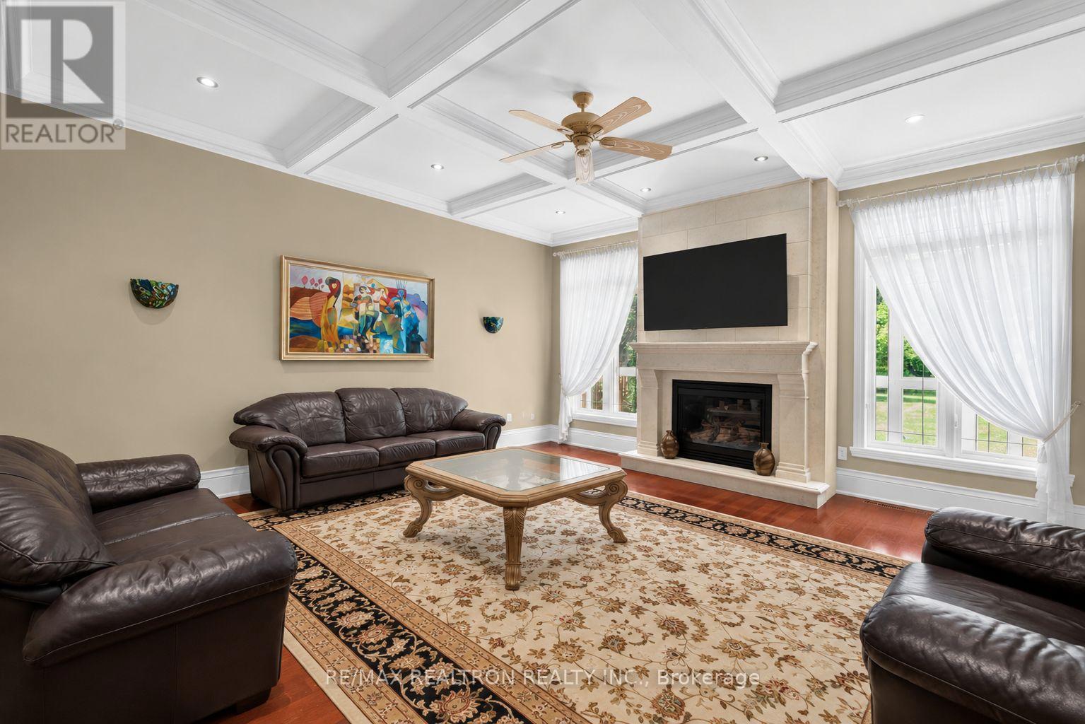 16 BOYLE DRIVE - 12