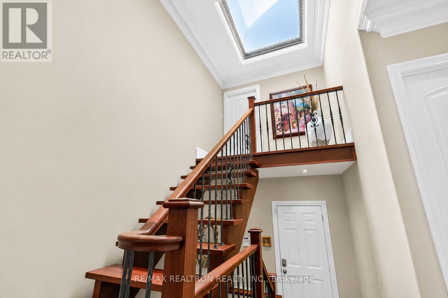 16 BOYLE DRIVE - 25
