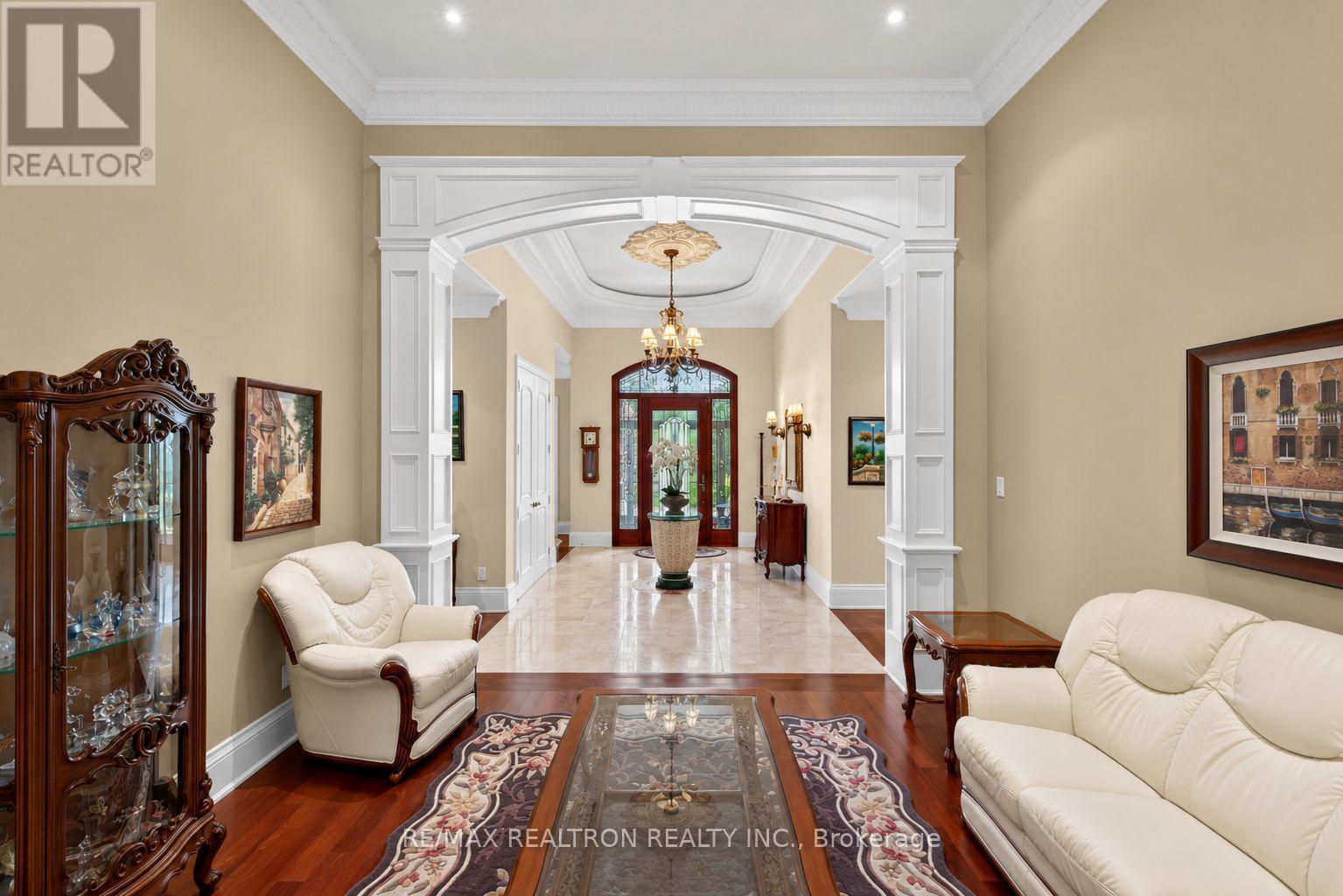 16 BOYLE DRIVE - 6