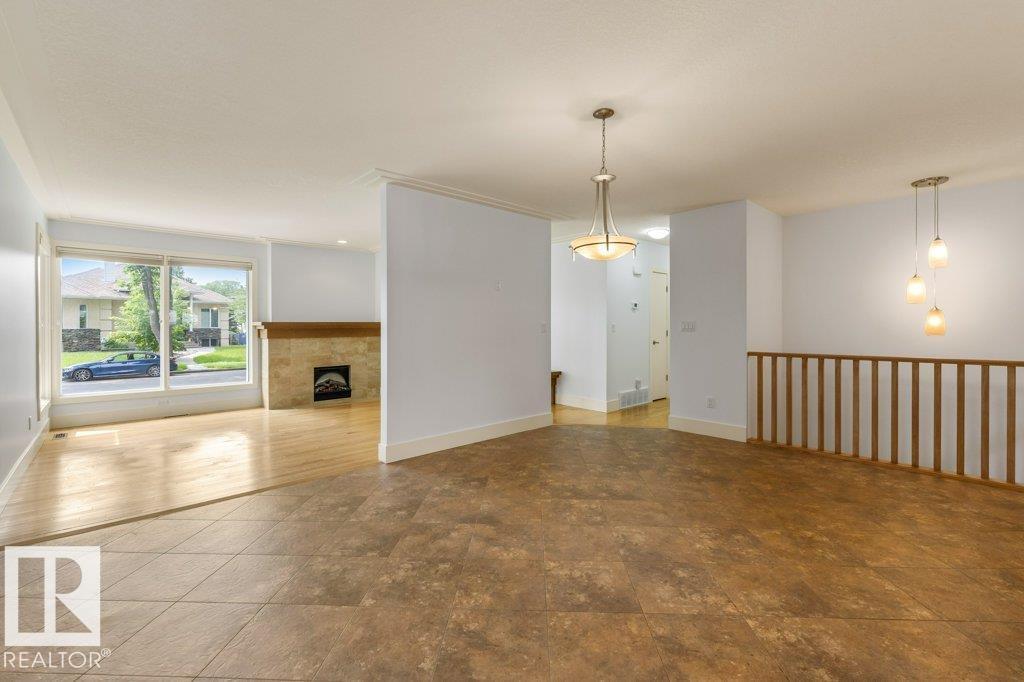 9711 146 ST NW - 11