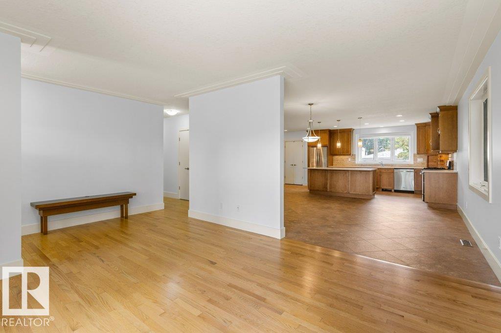 9711 146 ST NW - 12