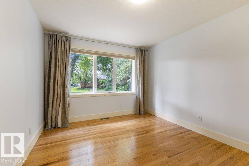 9711 146 ST NW - 22