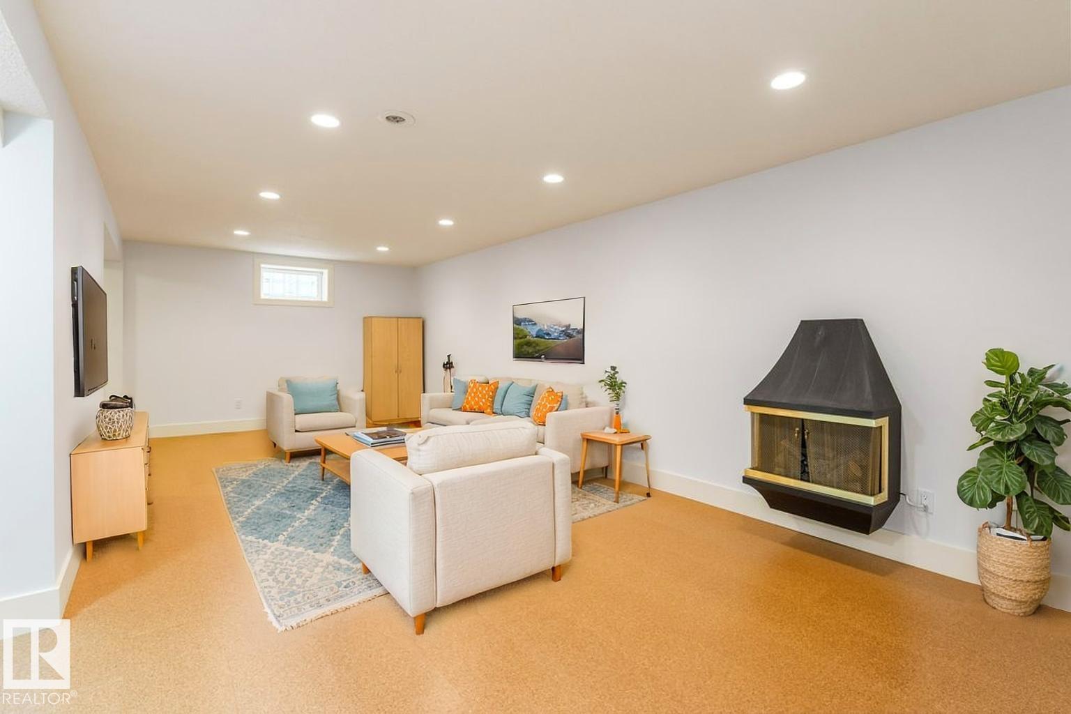 9711 146 ST NW - 25