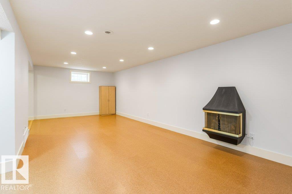9711 146 ST NW - 26