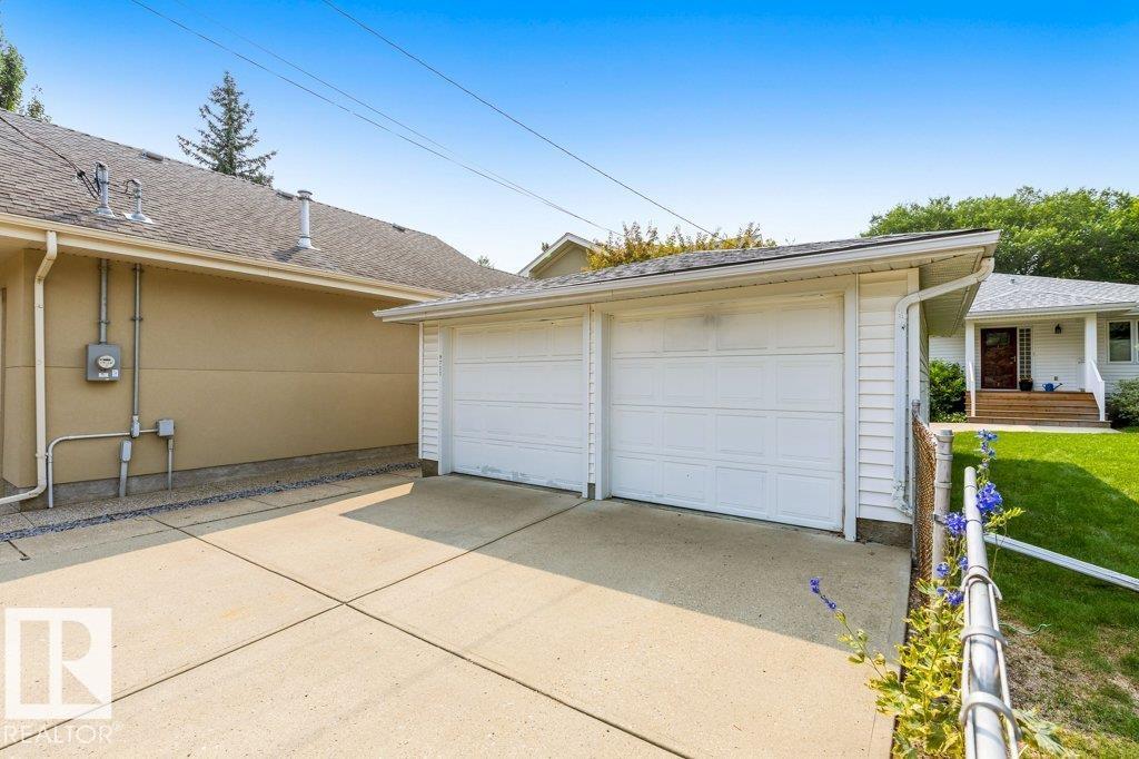 9711 146 ST NW - 36