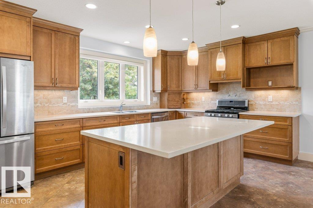 9711 146 ST NW - 4