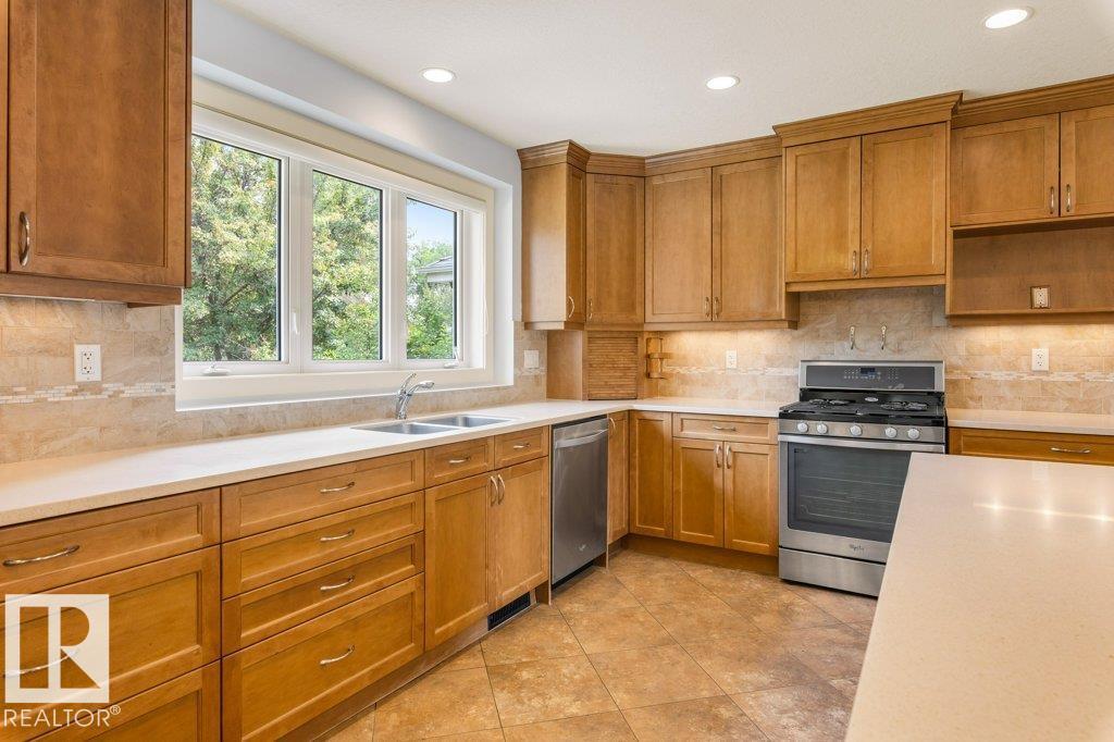 9711 146 ST NW - 6