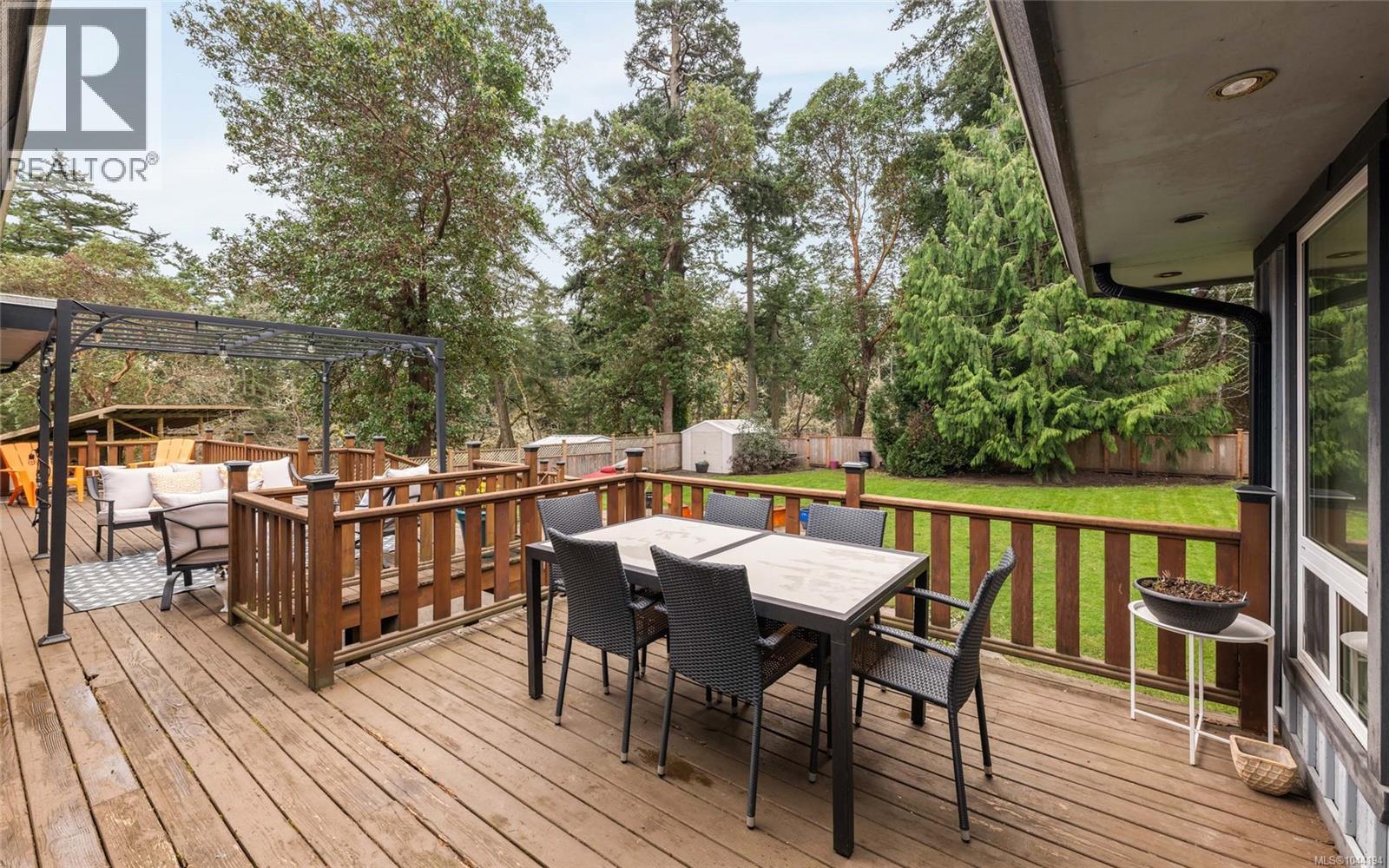 2881 Phyllis St - 36