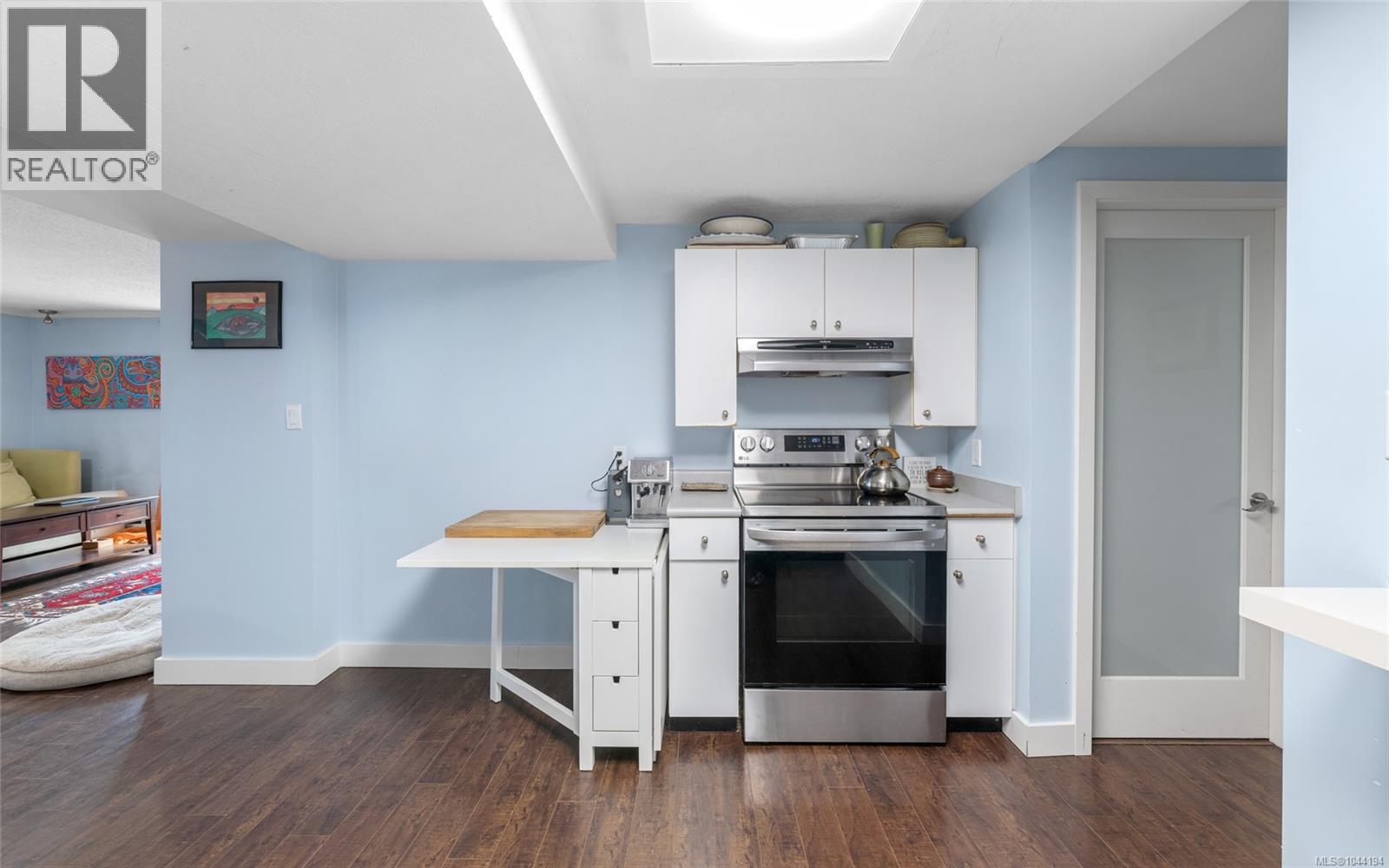 2881 Phyllis St - 50
