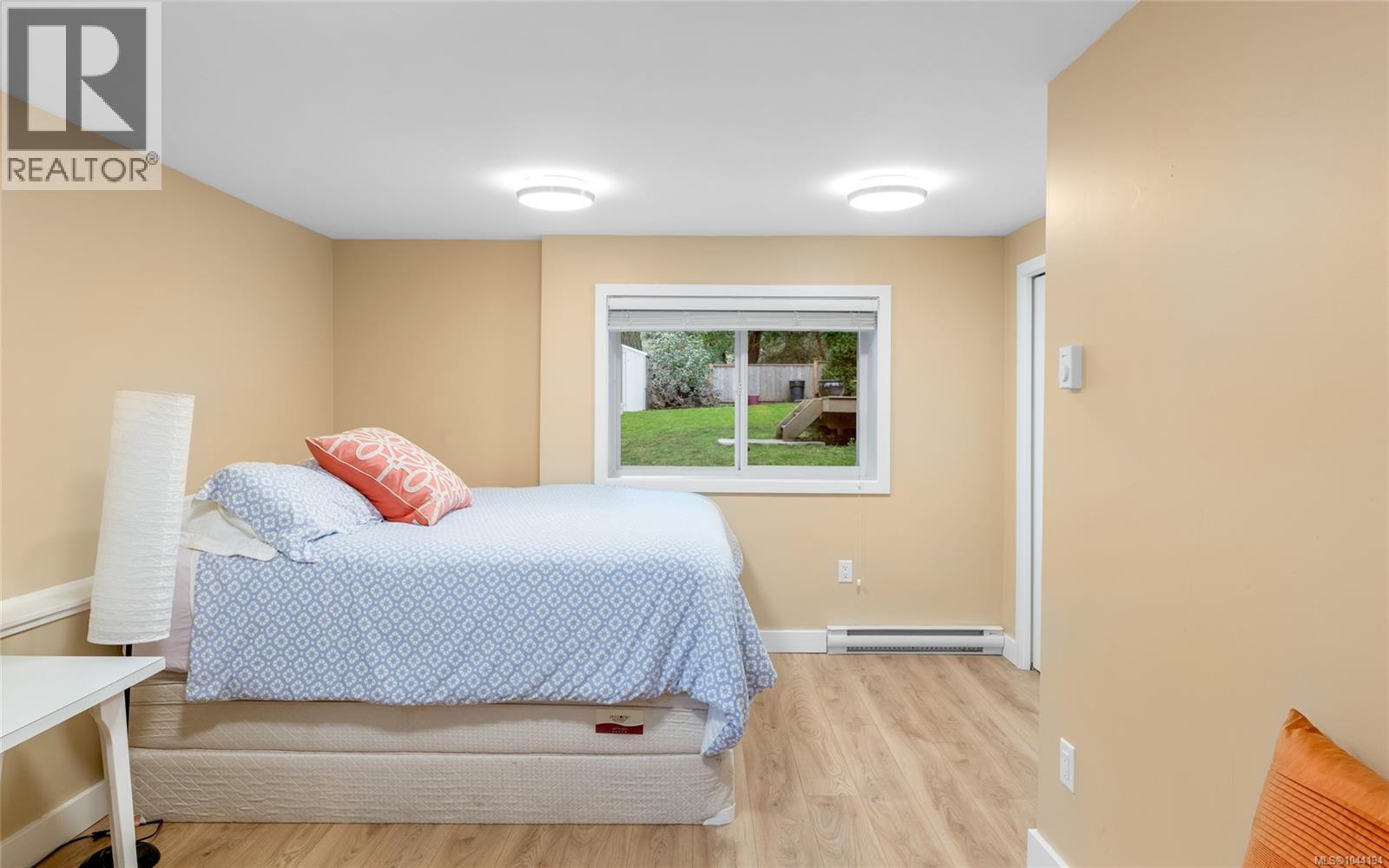 2881 Phyllis St - 54