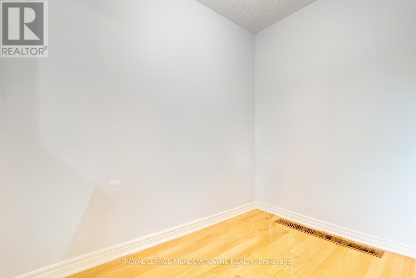 52 ROYAL VISTA ROAD - Image 26