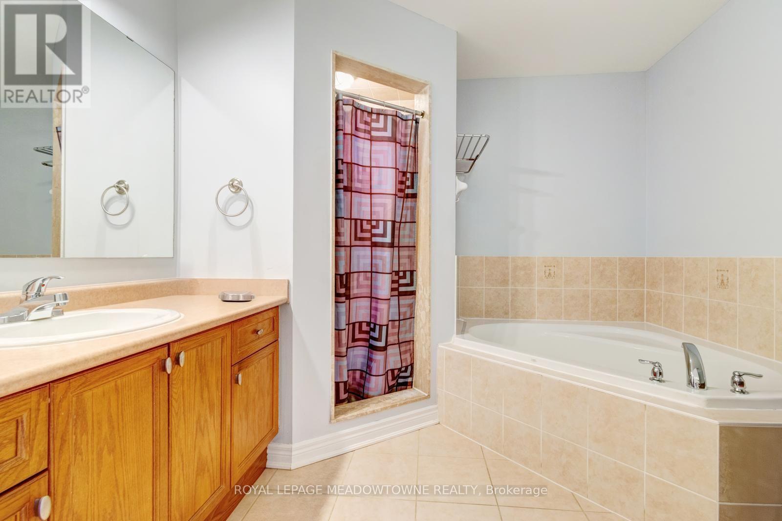 52 ROYAL VISTA ROAD - Image 35