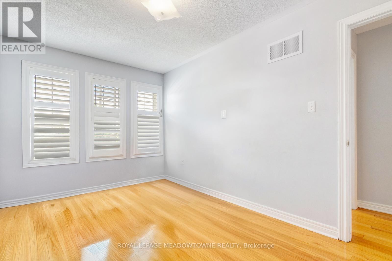52 ROYAL VISTA ROAD - Image 43
