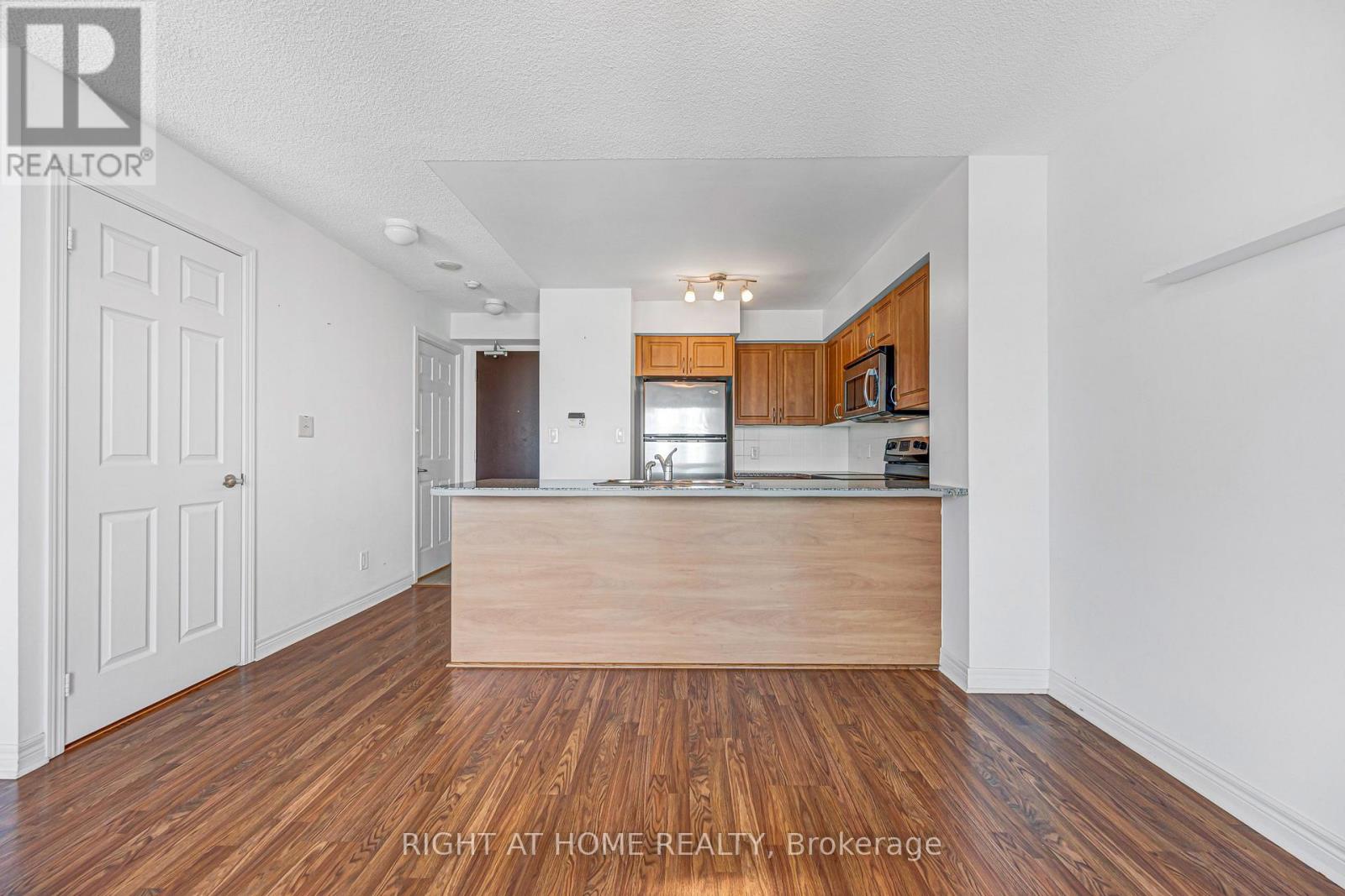 ##2902 208 ENFIELD PLACE - Image 10
