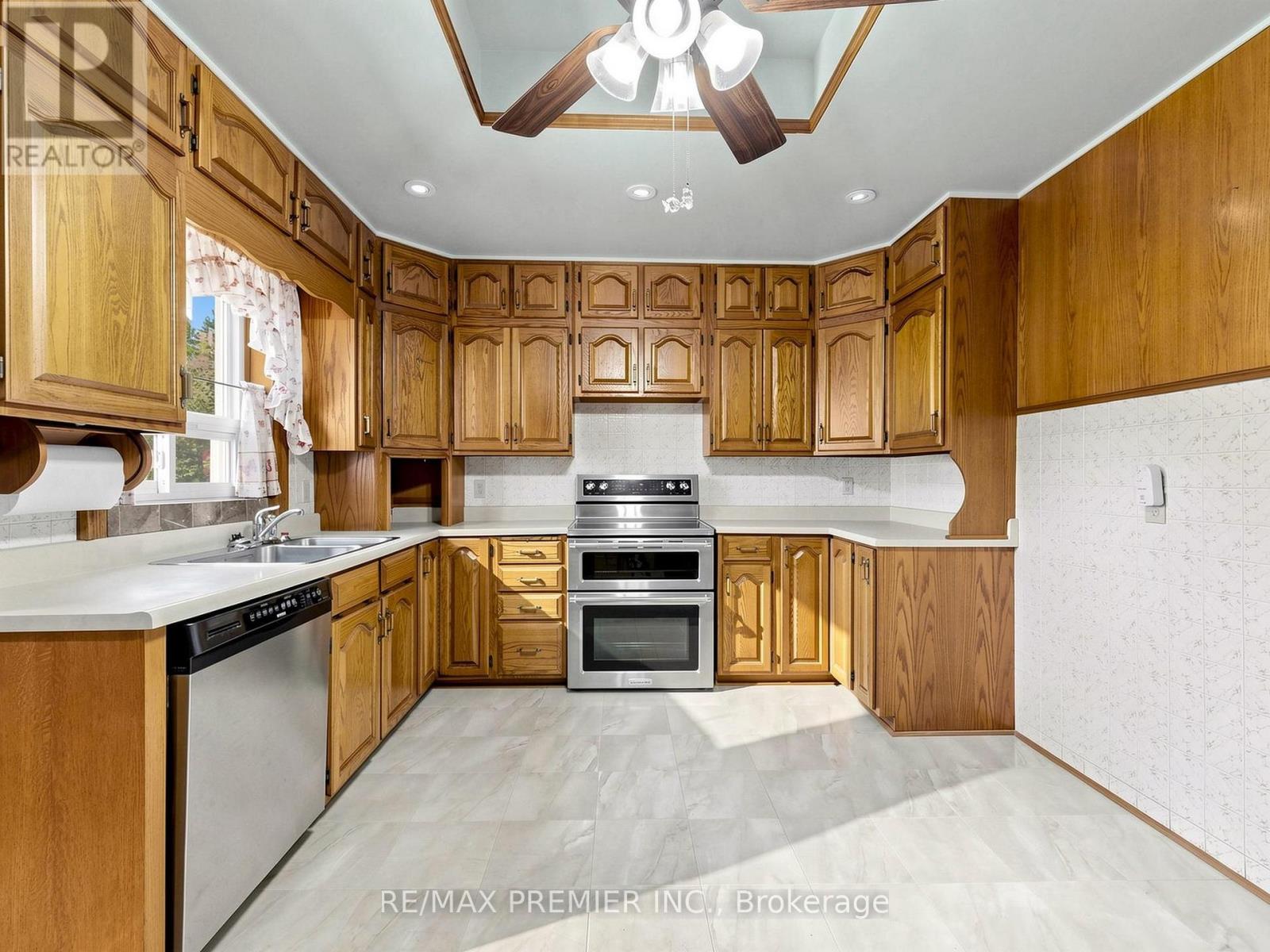 32 RITCHIE AVENUE - 14