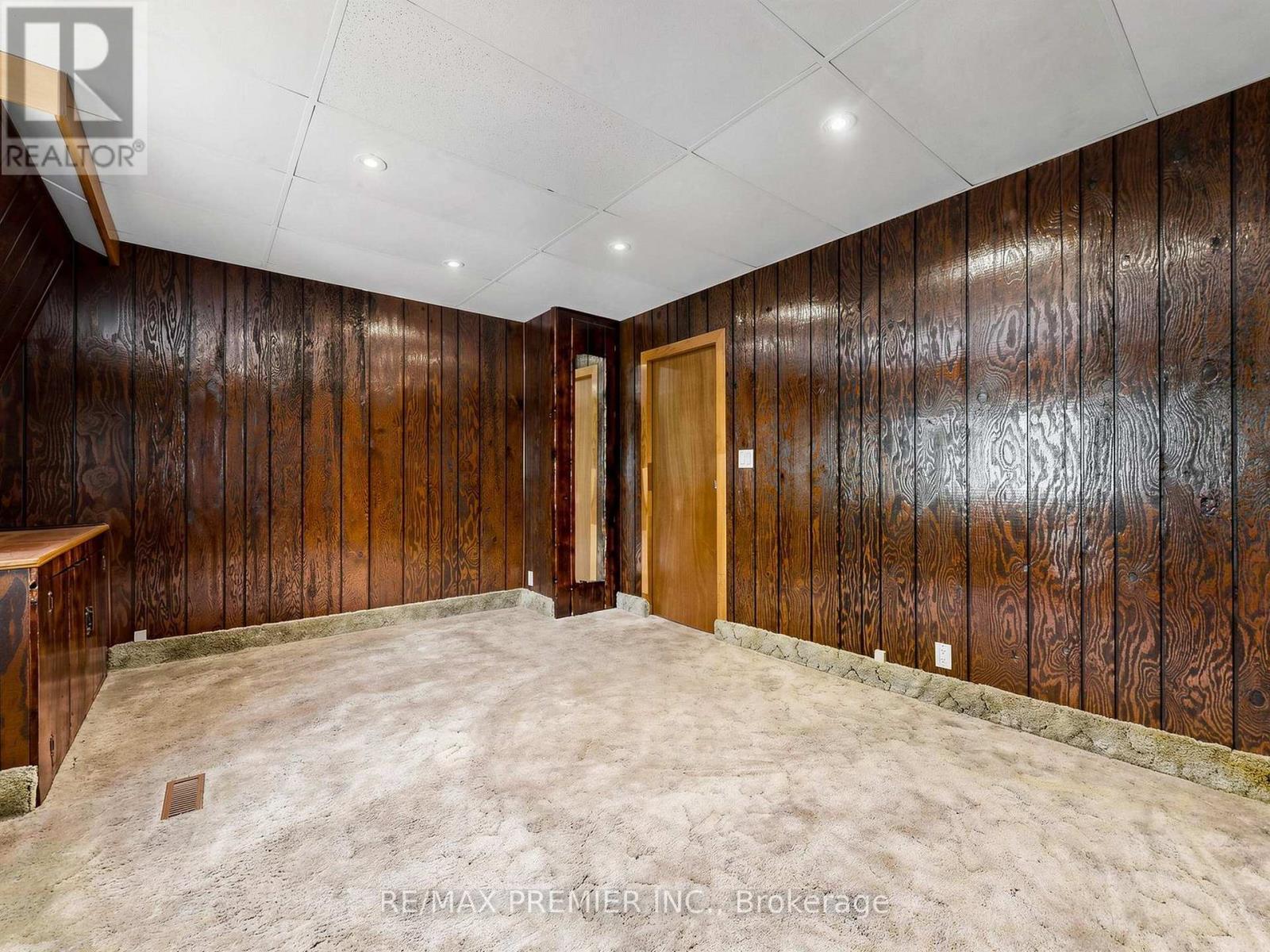 32 RITCHIE AVENUE - 27