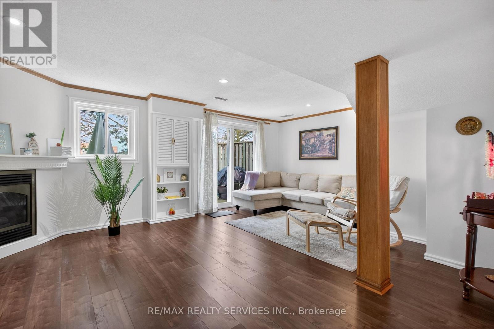 #26A 5205 GLEN ERIN DRIVE E - 25