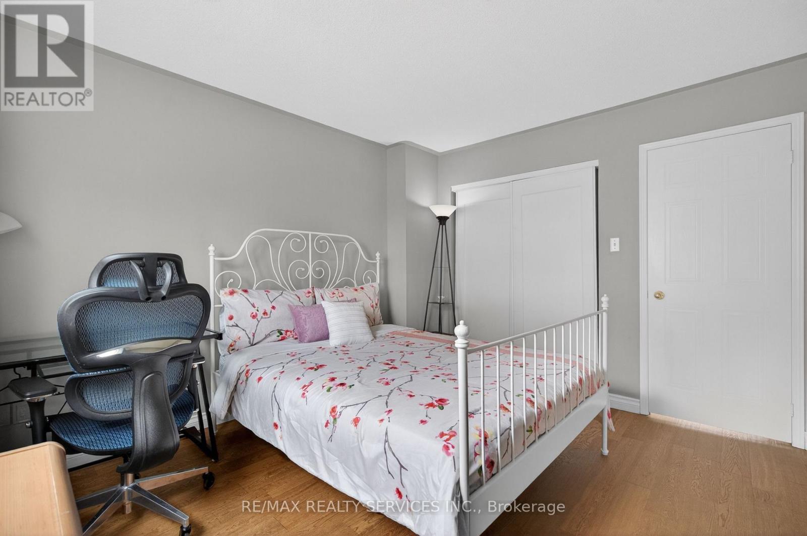 #26A 5205 GLEN ERIN DRIVE E - 42