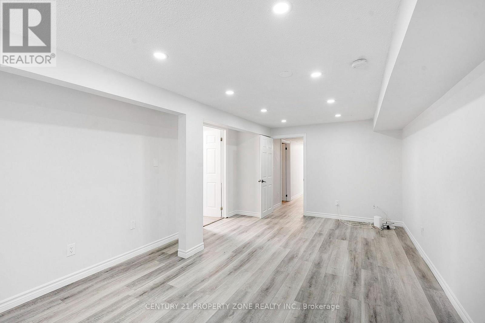 137 NICKOLAS CRESCENT - 24