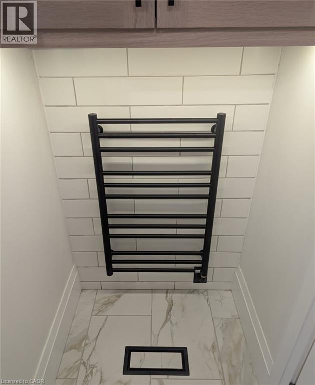 223 CARTER Avenue - Image 24