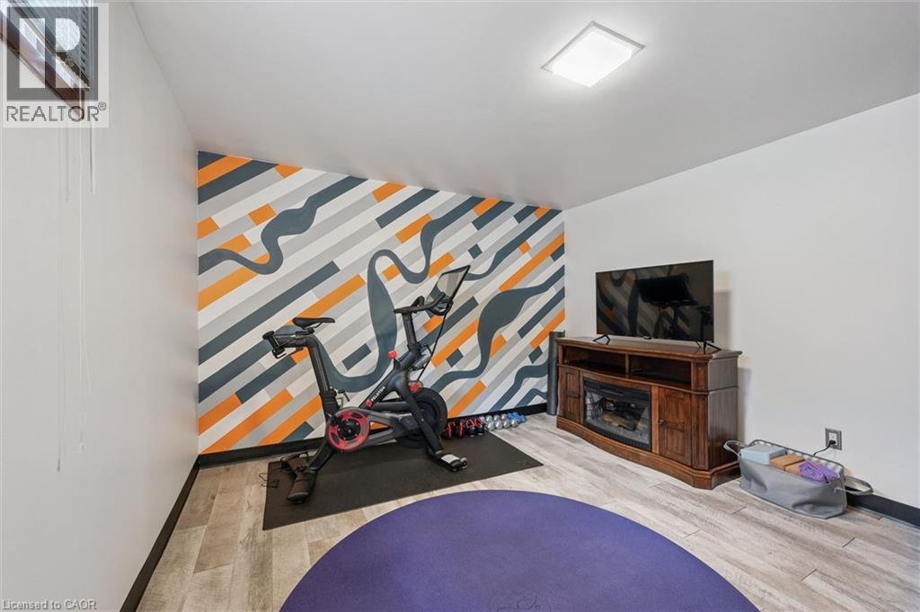 223 CARTER Avenue - Image 37