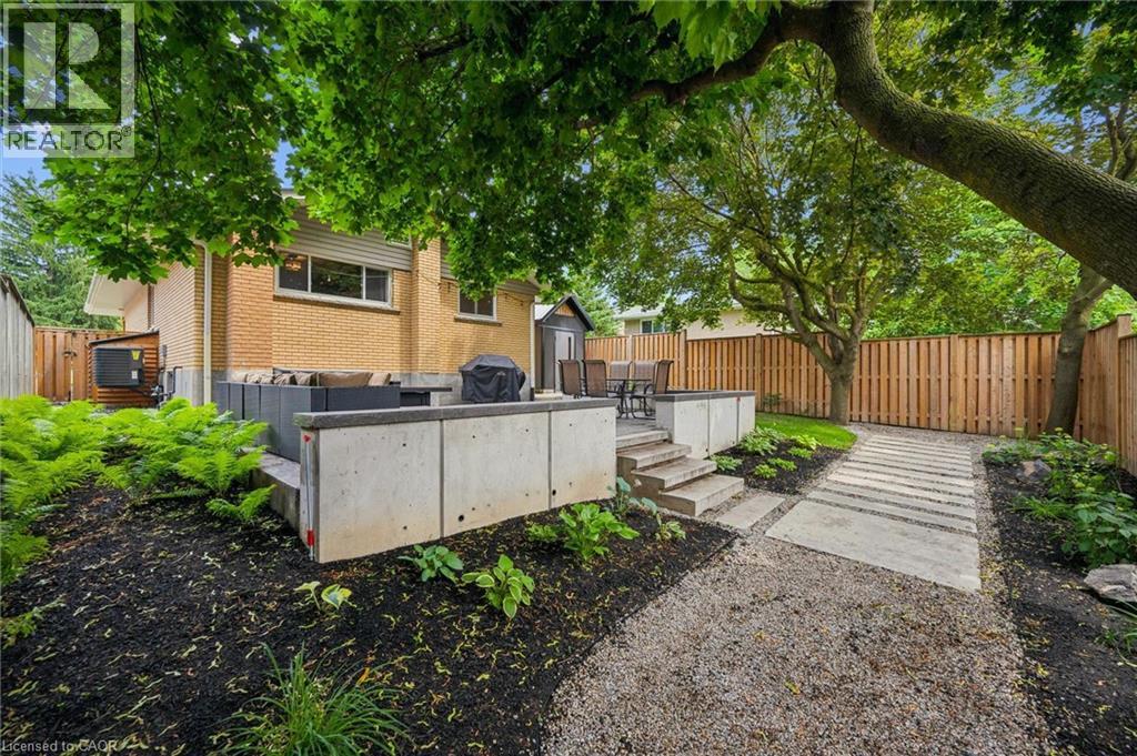 223 CARTER Avenue - Image 43