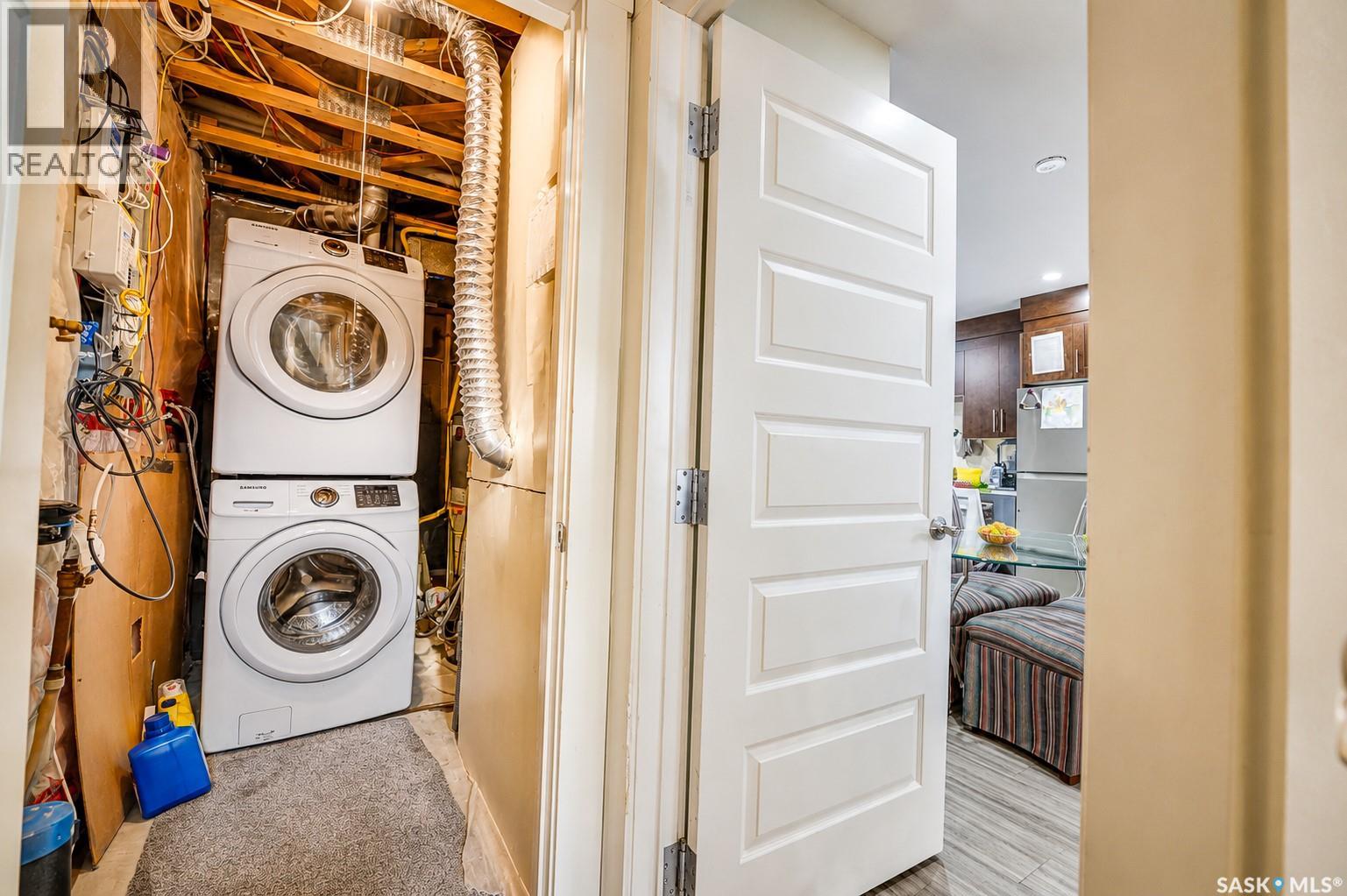4438 Sheridan STREET - Image 32