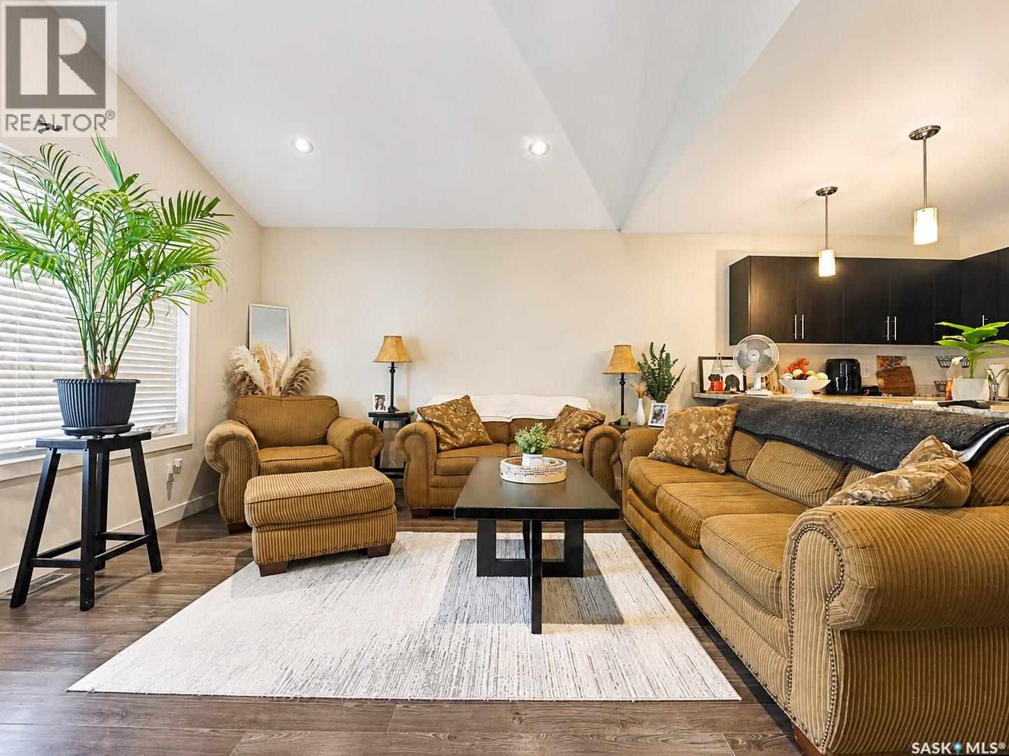 4438 Sheridan STREET - Image 4