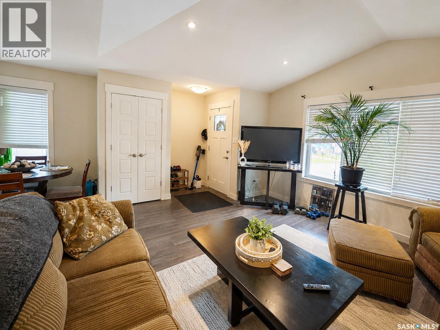 4438 Sheridan STREET - Image 5